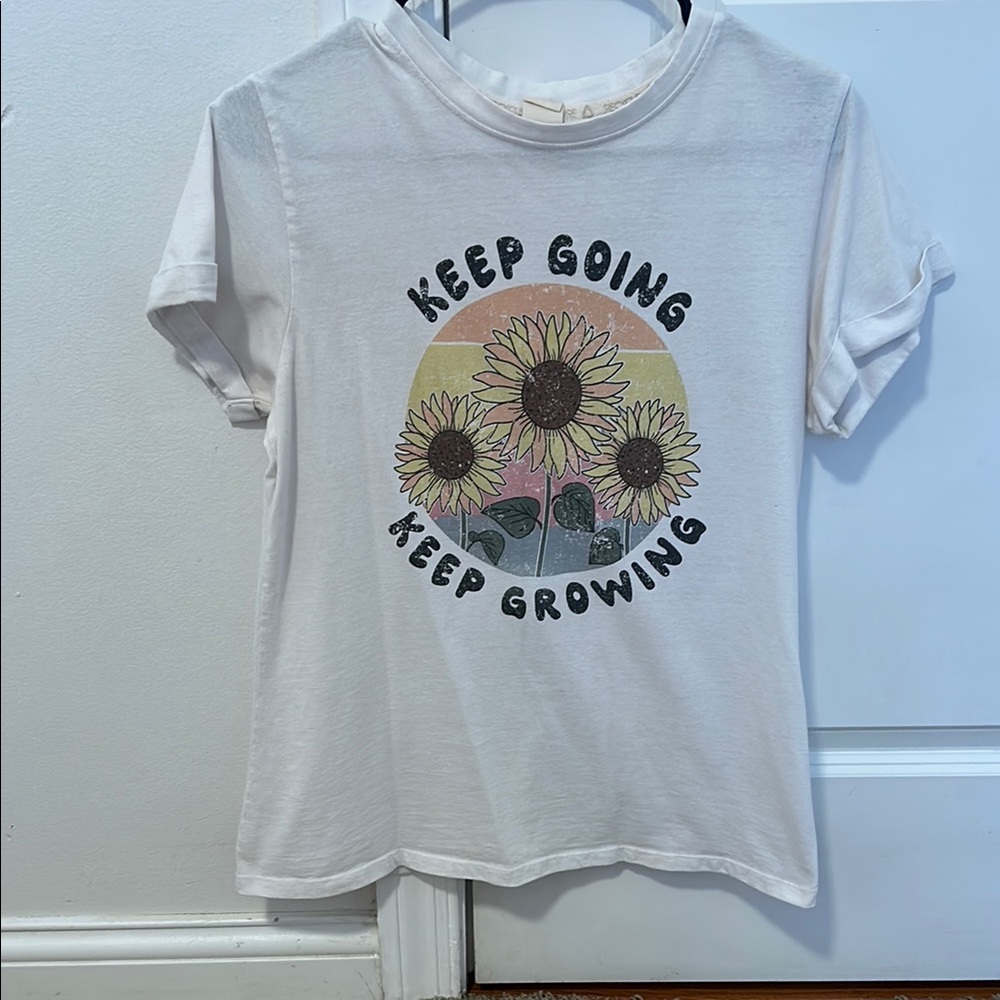 White and Yellow Short Sleeve Tee with Sunflower Design